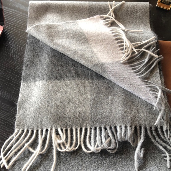 NWOT Joseph Abboud 100 cashmere scarf w fringe soft grey and medium grey 12x64 - Picture 2 of 5